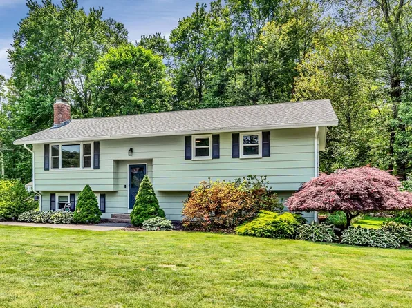 24 John Robinson Dr, Hudson, MA 01749