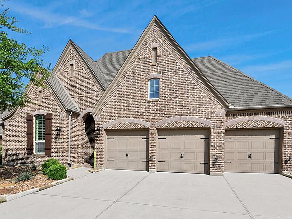 3rd image of 3155 Currant Dr