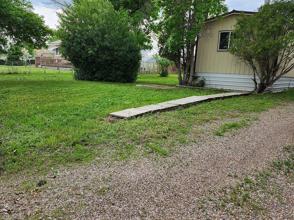 1923 Chicago Ave, Black Eagle, MT 59414 Zillow