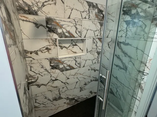 4045 Locust St, Philadelphia, PA 19104