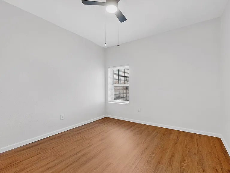 424 Broadway Blvd SE — Photo 7
