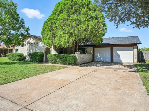 6304 Lavano Dr, Edgecliff Village, TX 76134