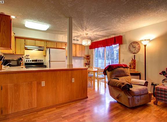 5th image of 4212 SE Oak St