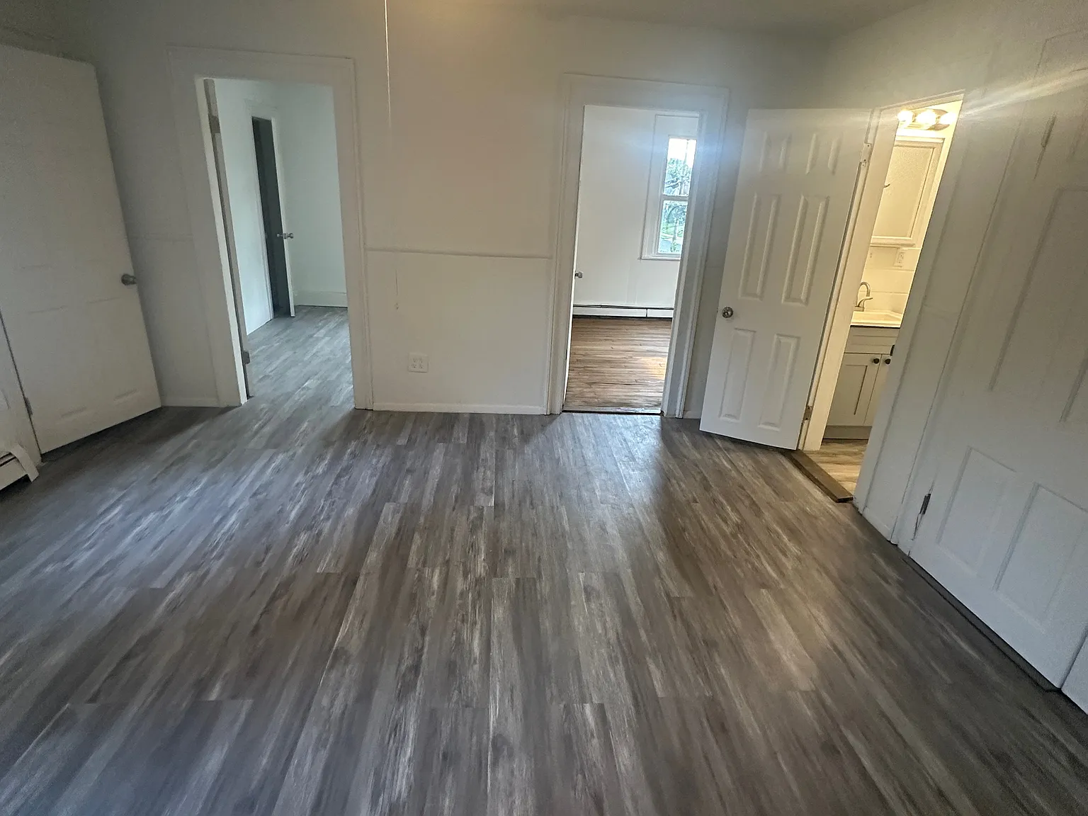 3 bed, 800 sqft, $1,449 — Photo 4