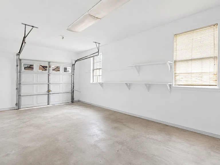 101 Lloydwood Dr — Photo 10