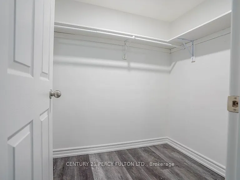 1040 Foxtail Cres #BASEMENT — Photo 19