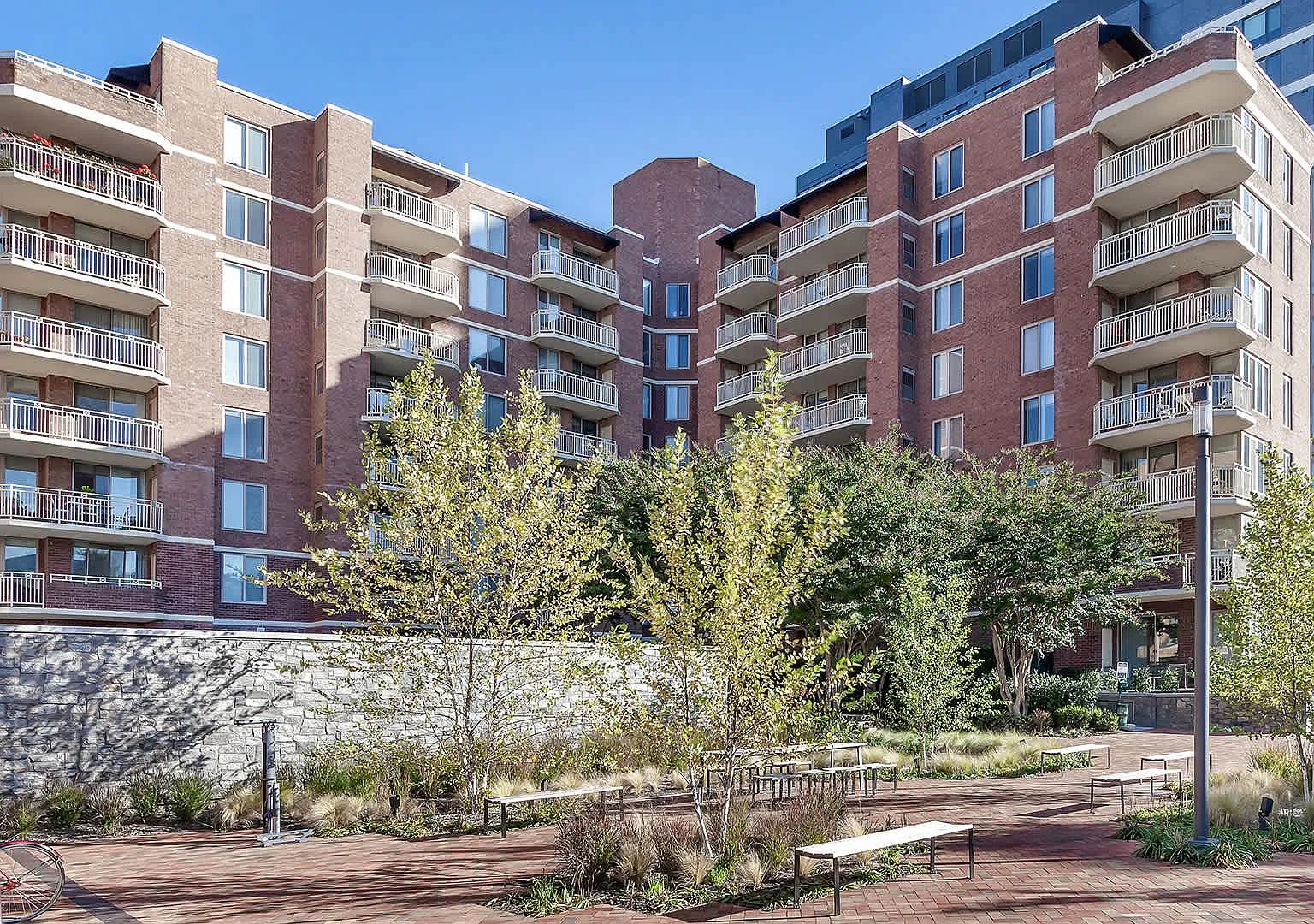 Edgemont at Bethesda Metro — Photo 1