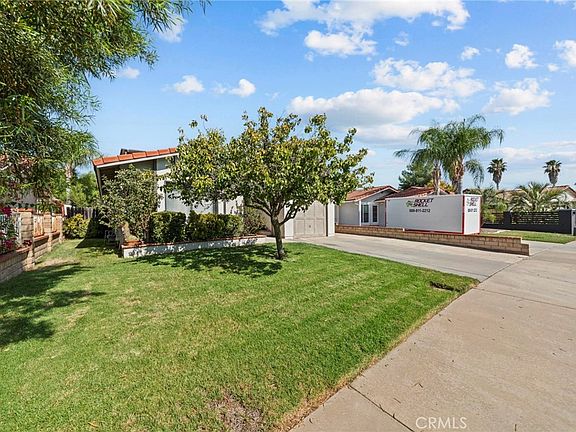 3rd image of 27620 Connie Way