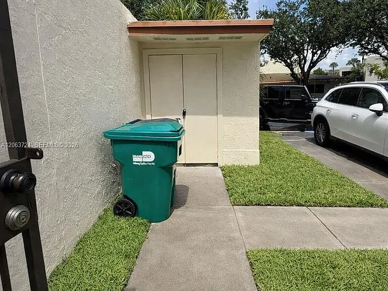 10672 SW 79th Ter — Photo 26