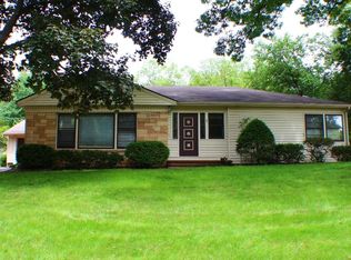 1 Hillcrest Ct, Rock Island, IL