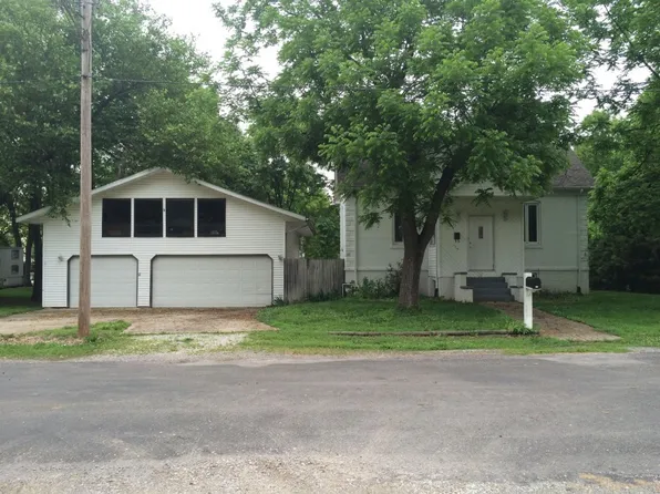115 Colfax St, Mount Olive, IL 62069