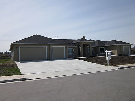 2nd image of 1385 Edgewood Dr
