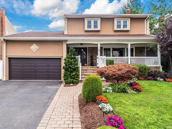 10 Wyckoff Place, Woodmere, NY 11598