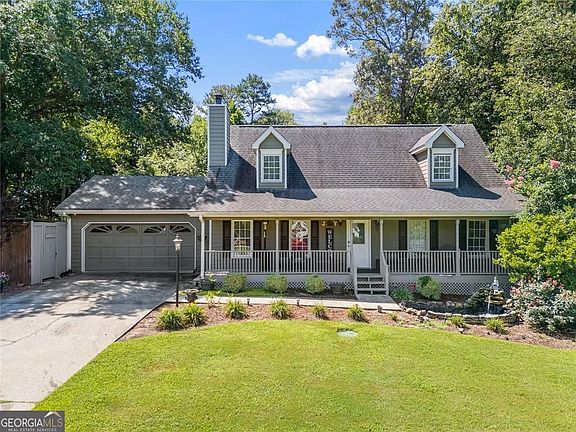 3rd image of 55 Creek View Dr