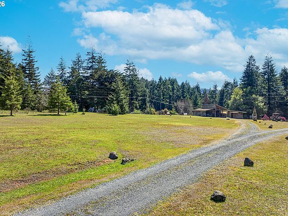 4th image of 88190 Dew Valley Ln