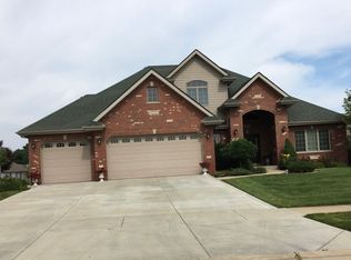 8801 Overlook Pt, Saint John, IN 46373