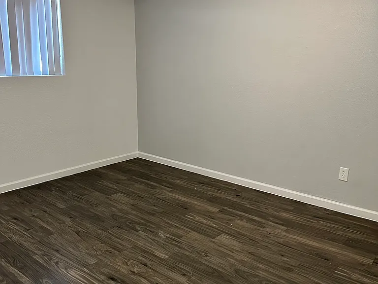 820 E Brown Rd — Photo 14