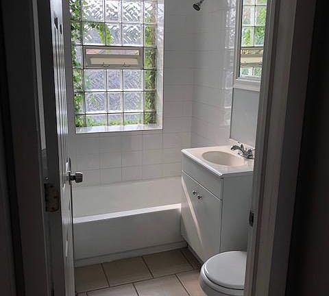 4th image of 6938 S Cregier Ave APT 202