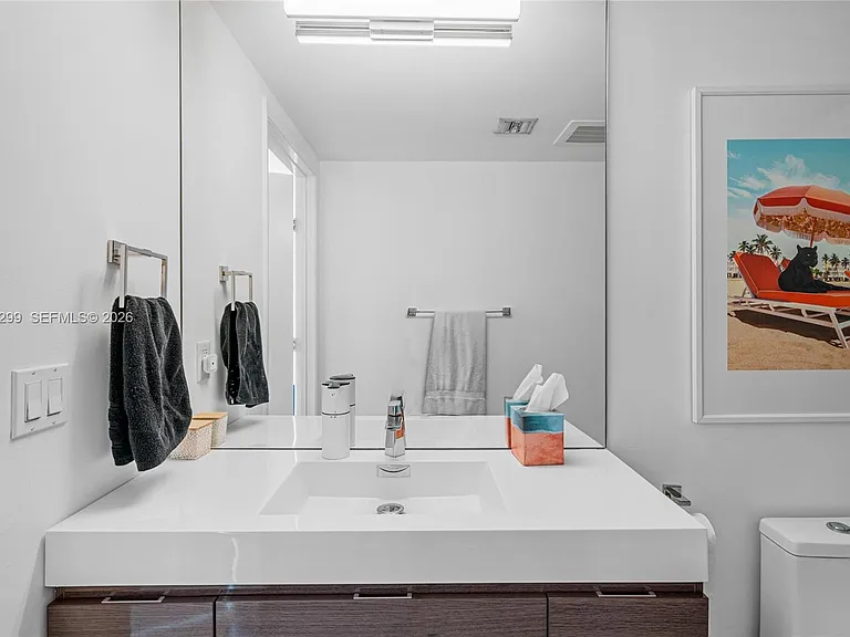 92 SW 3rd St #708 — Photo 23