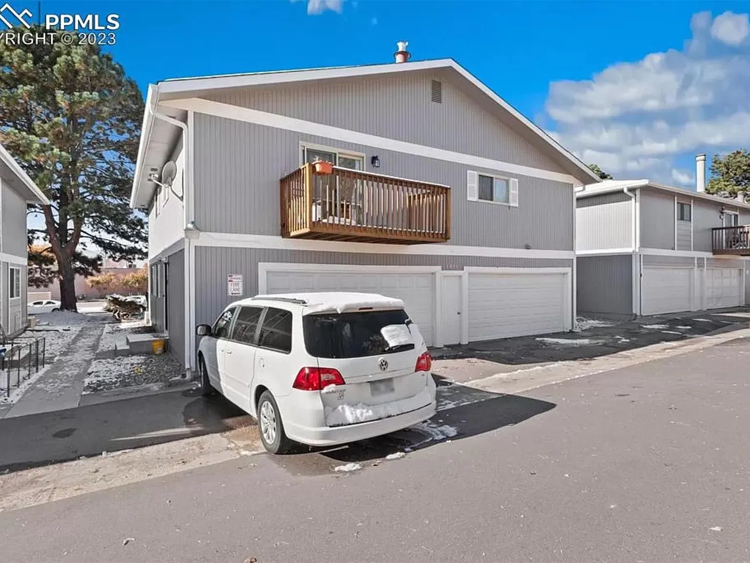 2 bed, 1.5 bath, 924 sqft, $1,500 — Photo 2