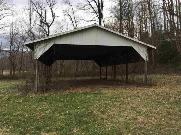 32 South Hwy, Cosby, TN 37722