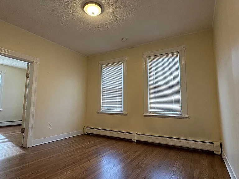 36 Walnut St — Photo 10