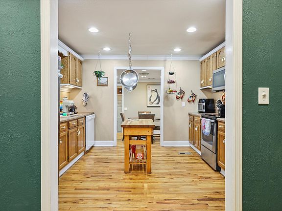 5th image of 334 Warren Dr