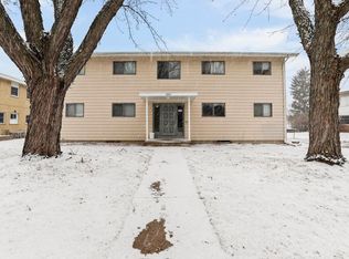 2105 Lake Point Dr, Madison, WI 53713