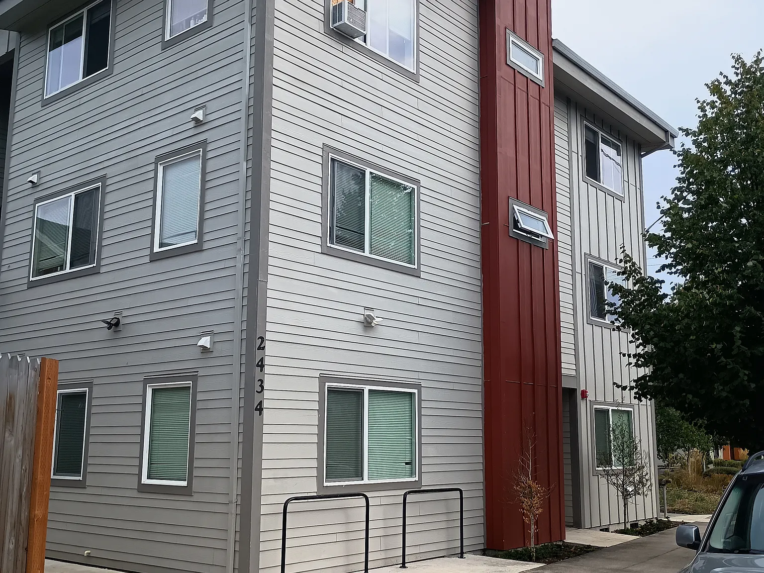 2 bed, 837 sqft, $1,495 — Photo 3