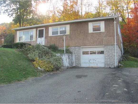 1311 Irma Ave photo 1