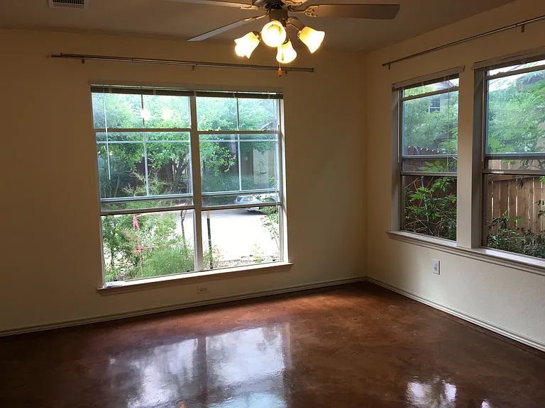 4521 Felicity Ln — Photo 4