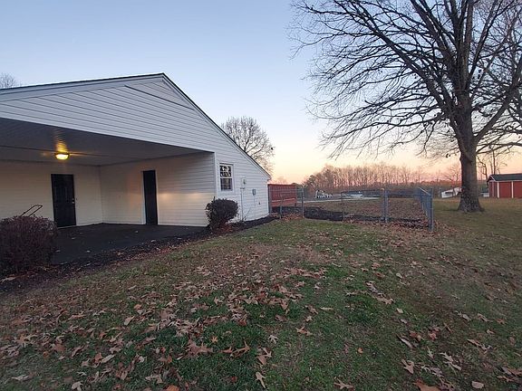 4th image of 501 Deerwood Dr