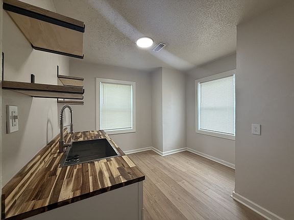 4th image of 5107 Jacksboro Pike #Pike5