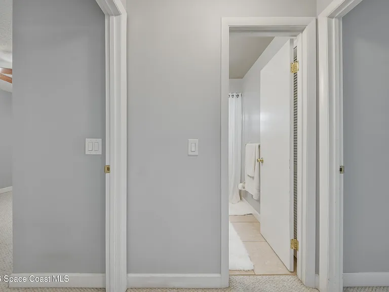 2224 Westminster Dr — Photo 11