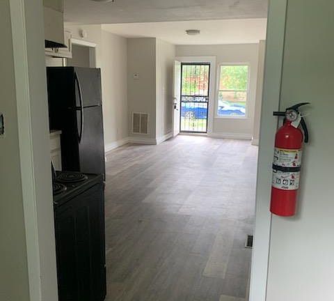 5th image of 2002 Washington Ave APT B