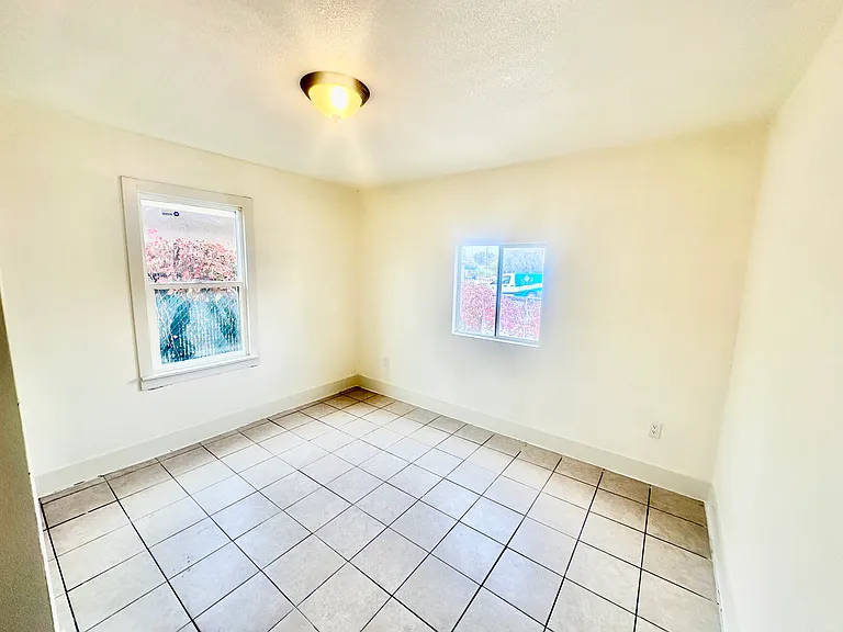 426 Vineyard Ave — Photo 12