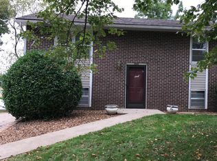 5602 Ravenwood Dr #B, Jefferson City, MO 65109