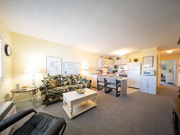 5th image of 928 Wesley Ave #503