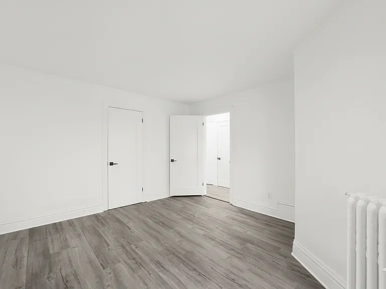 166 Wentworth St S #3 — Photo 3