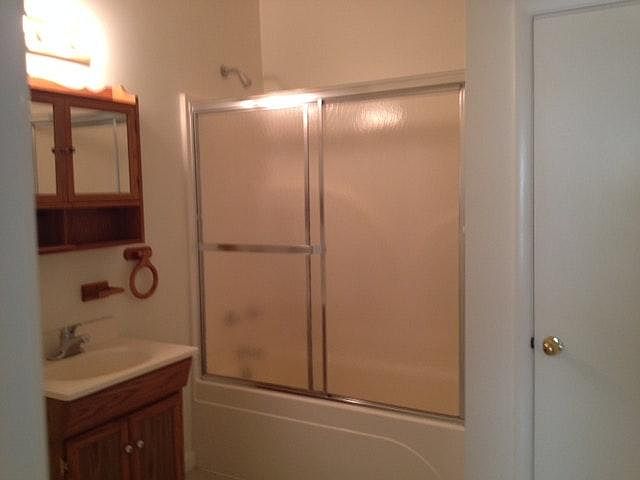 2nd image of 536 W 5th St APT 1