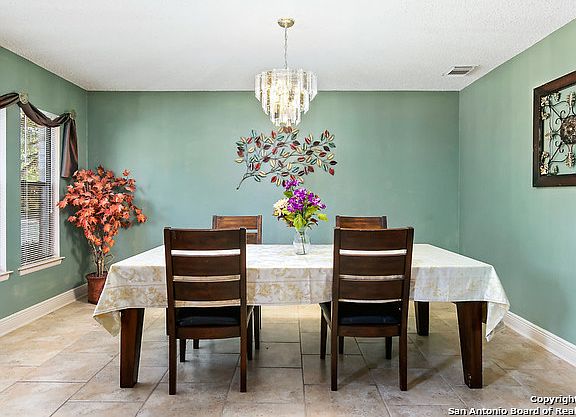4th image of 7519 Peppervine Ln