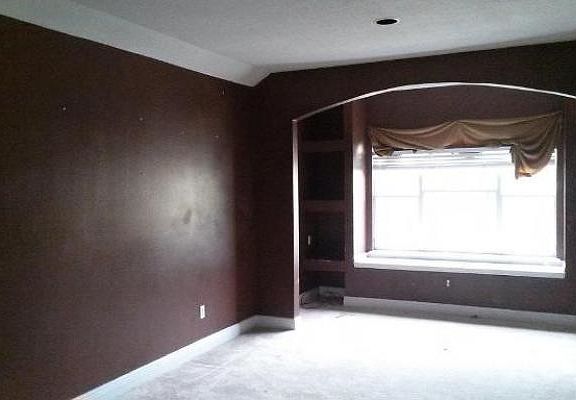 3rd image of 9828 Camberley Cir