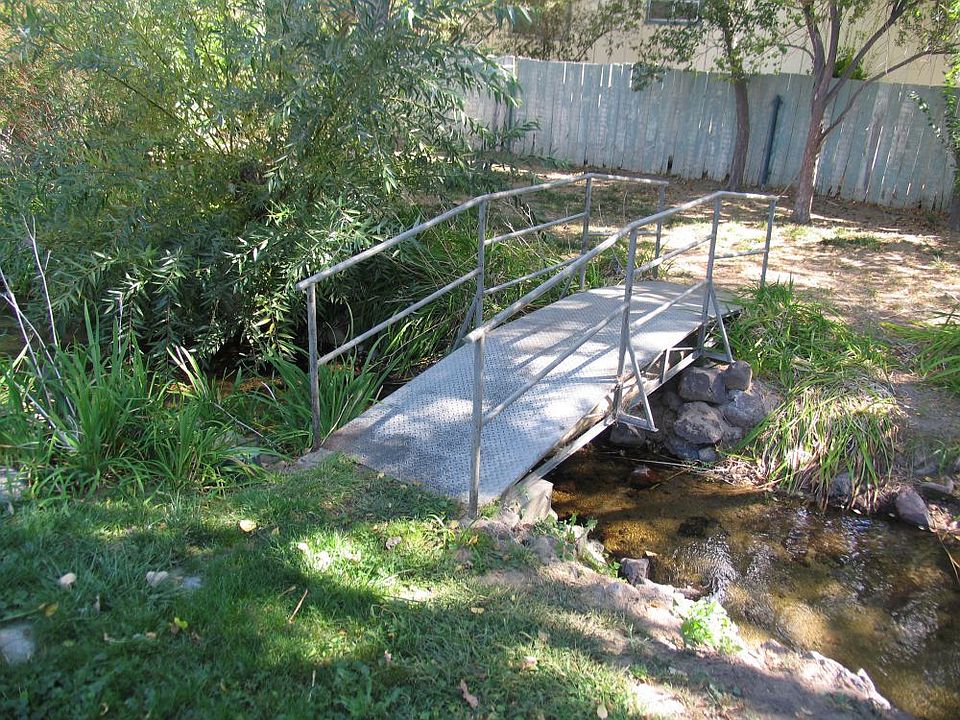 807 S Barlow Ln, CA 93514 Zillow