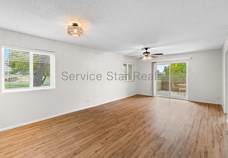 4050 E Cactus Rd #101 — Photo 11