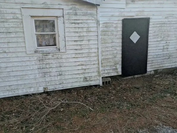 210 Maple St, Tipton, IN 46072