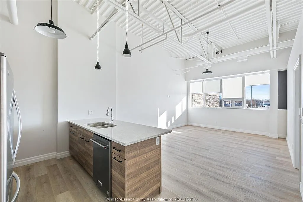 5841 Malden Rd — Photo 3