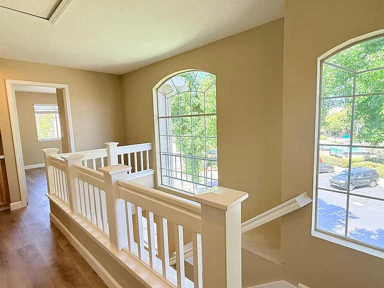 401 Skylark Ct — Photo 33