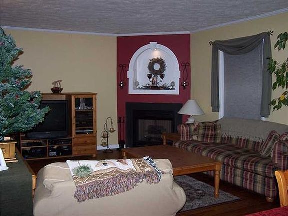 2nd image of 801 Chelsea Dr