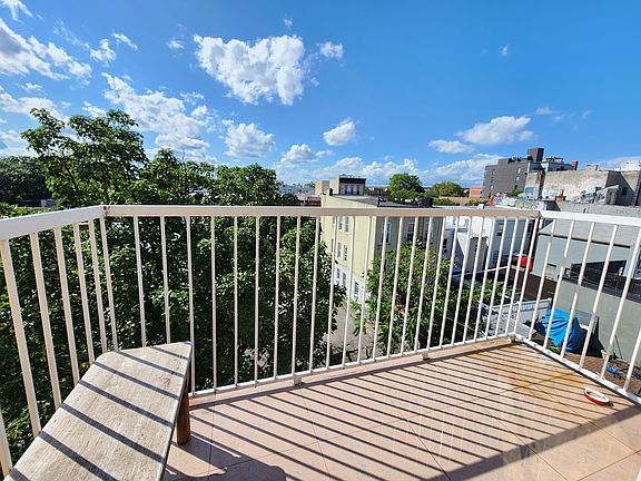 4th image of 24-16 32nd St #3