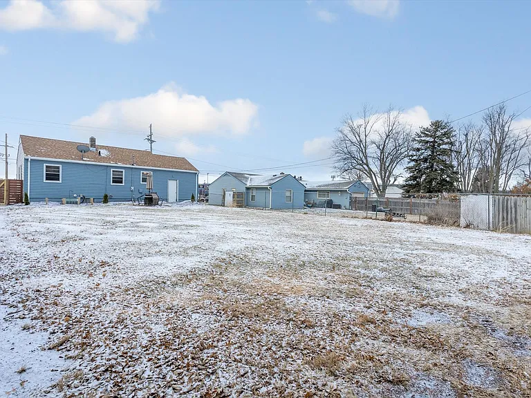 7514 Cass St — Photo 25